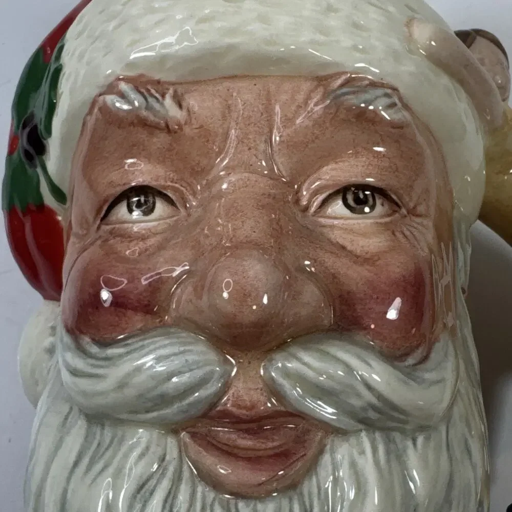 VINTAGE 1981 ROYAL DOULTON CHARACTER JUG SANTA CLAUS w/Doll Handle #D6668